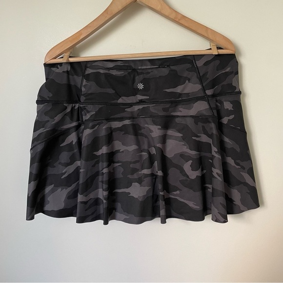 Athleta Women's Ace Printed Tennis Skort 13.5" Black Camoflauge - Picture 3 of 8
